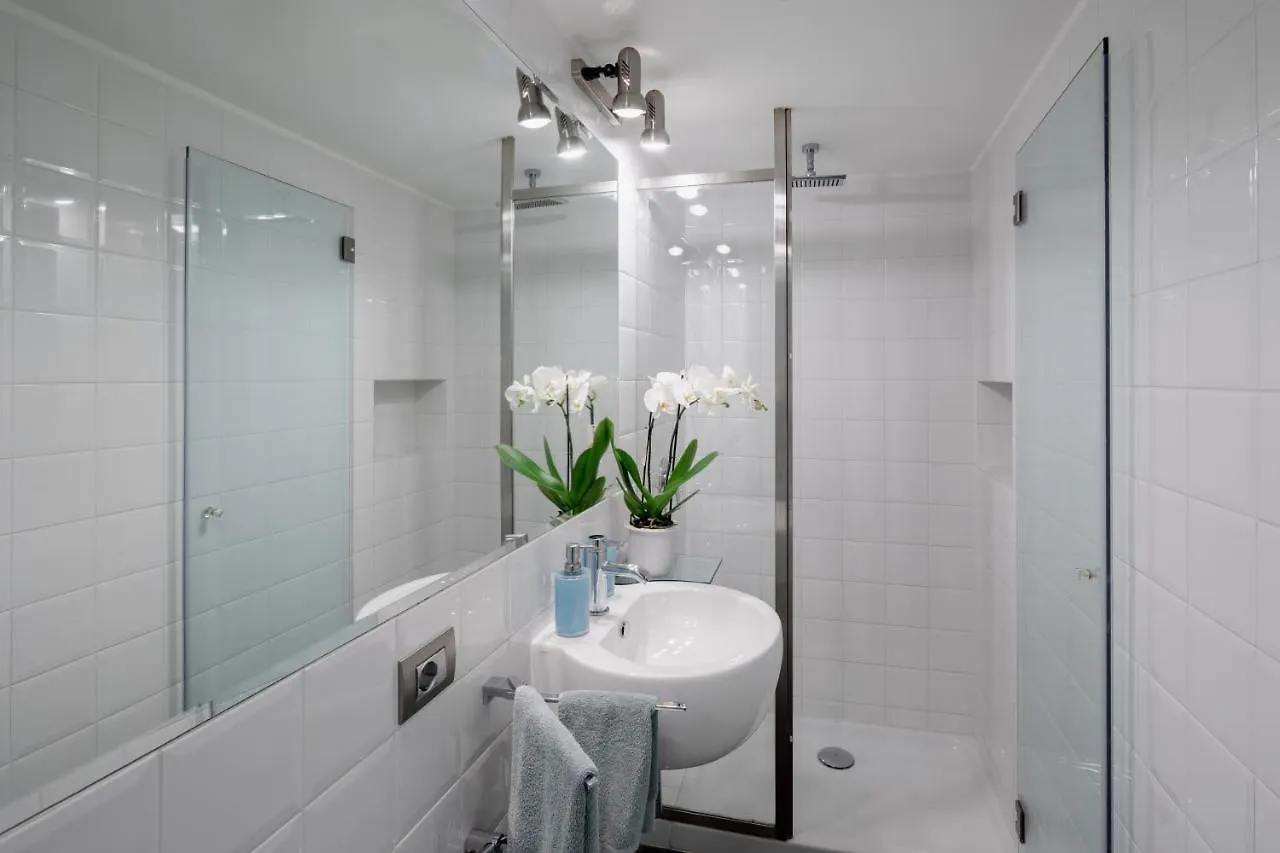 Nostromondo Basilica Apartment 0*, Rome Italy